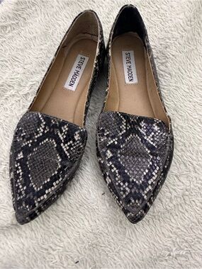 Steve Madden Women’s Snake-Print Pointed Toe Flats — Black/Gray Size 6M